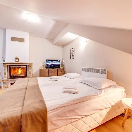 Alpine Style In The Castle Appartement Pamporovo